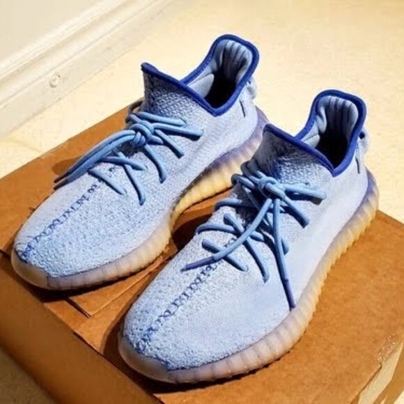Toronto Blue Jays Authentic Yeezy 350 V2 "Baby Blue" Sneakers 11.5  Very Rare A+ - Picture 1 of 8